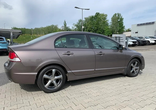 Honda Civic cena 34700 przebieg: 152000, rok produkcji 2010 z Bychawa małe 596